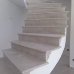 מדרגות אבן טבעית